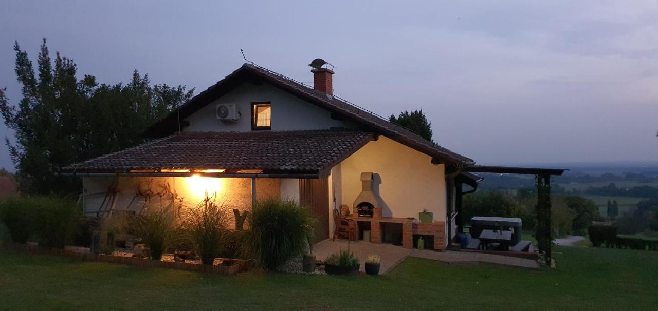 Holiday House Vilana Puconci Εξωτερικό φωτογραφία